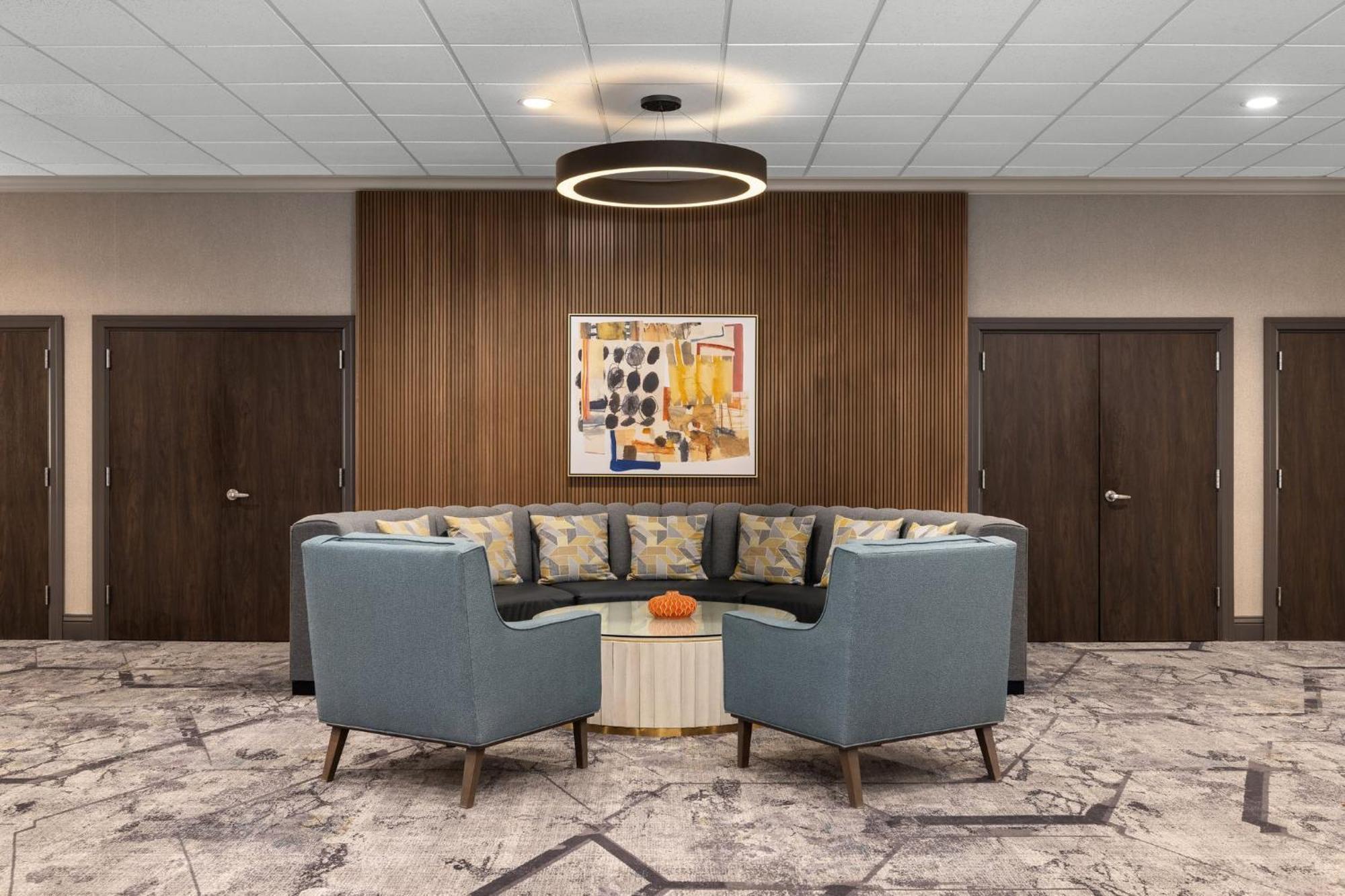 Holiday Inn Dubuque/Galena By Ihg Exterior photo